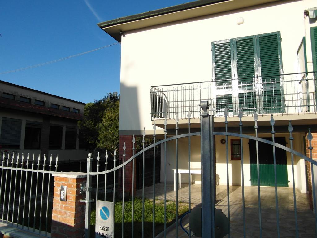 La Casa Di Nila Apartment Pisa Bagian luar foto